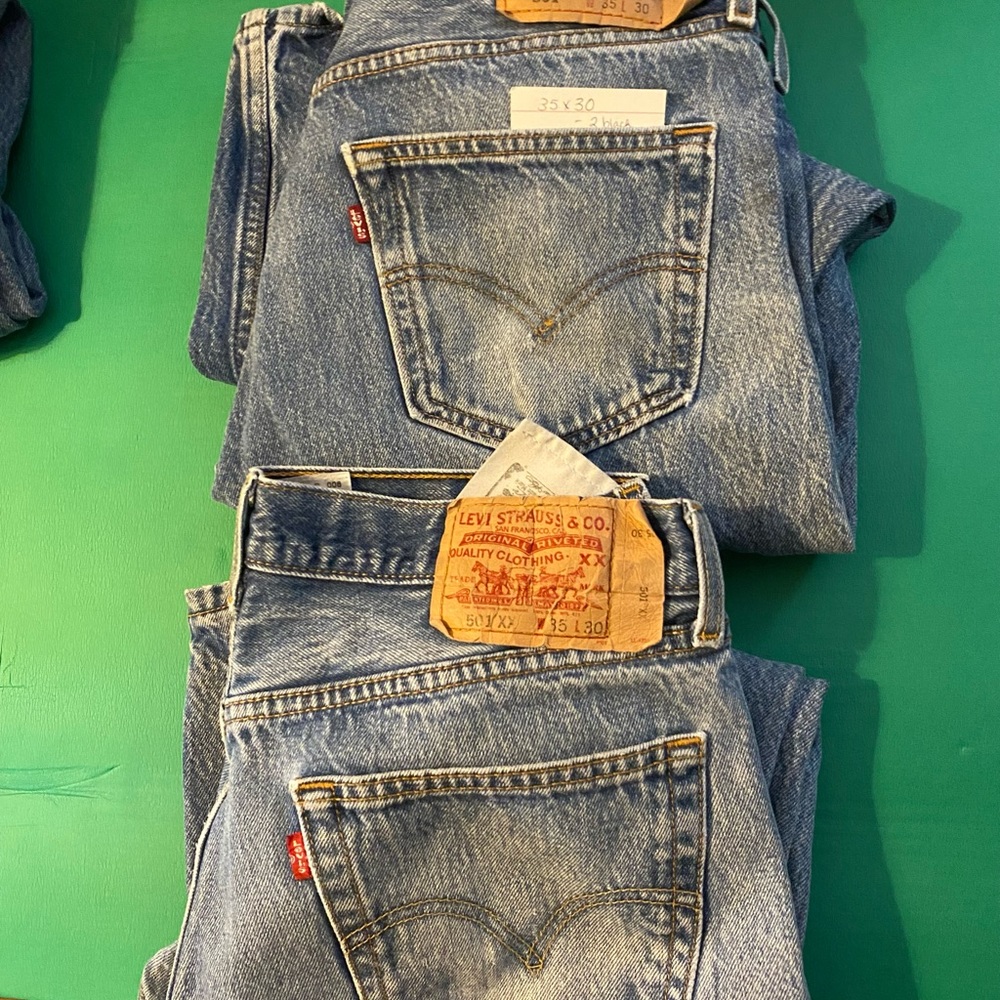 Bundle of 2 good pr 35 x 30 Men’s Levi’s 501 blue denim button fly straight leg